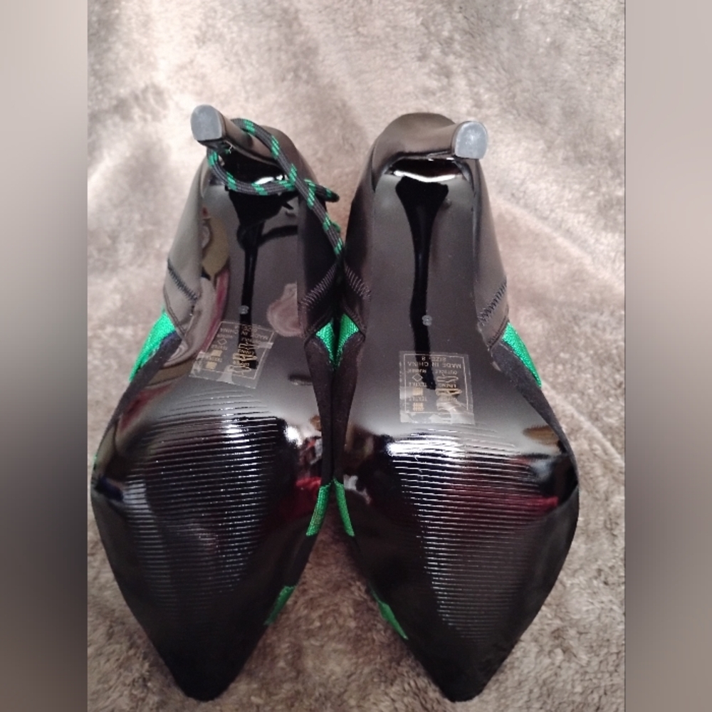 Patterned Green and Black Ankle Boots. New Without Tag - Picture 4 of 15